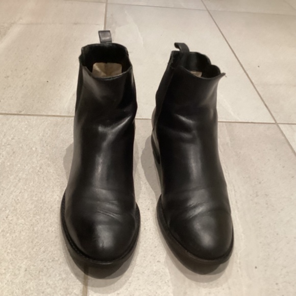 Michael Kors Thea Ankle Boots - Size 7.5 - Picture 2 of 5
